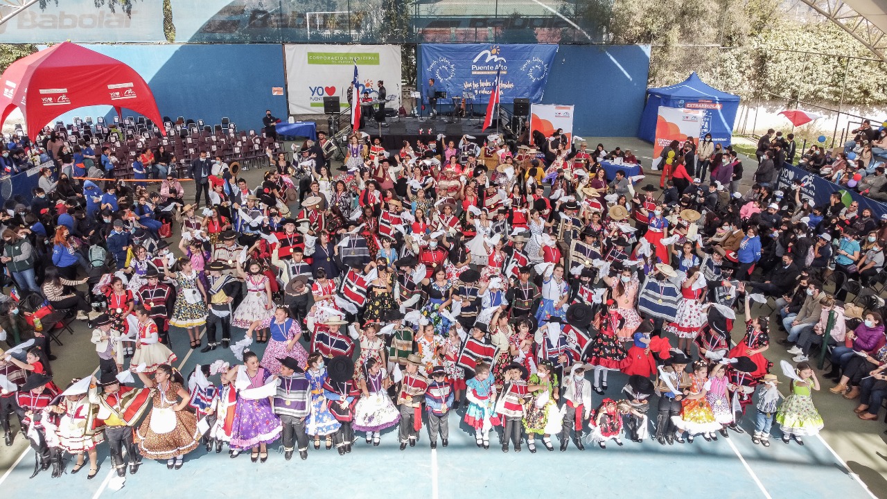 EXITOSO RETORNO DEL CONCURSO COMUNAL DE CUECA ESCOLAR SE VIVIÓ EN EL COMPLEJO DEPORTIVO AMADOR DONOSO